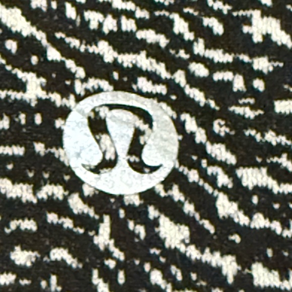 Lululemon Black and White Patterned Leggings size 2 - Picture 4 of 6